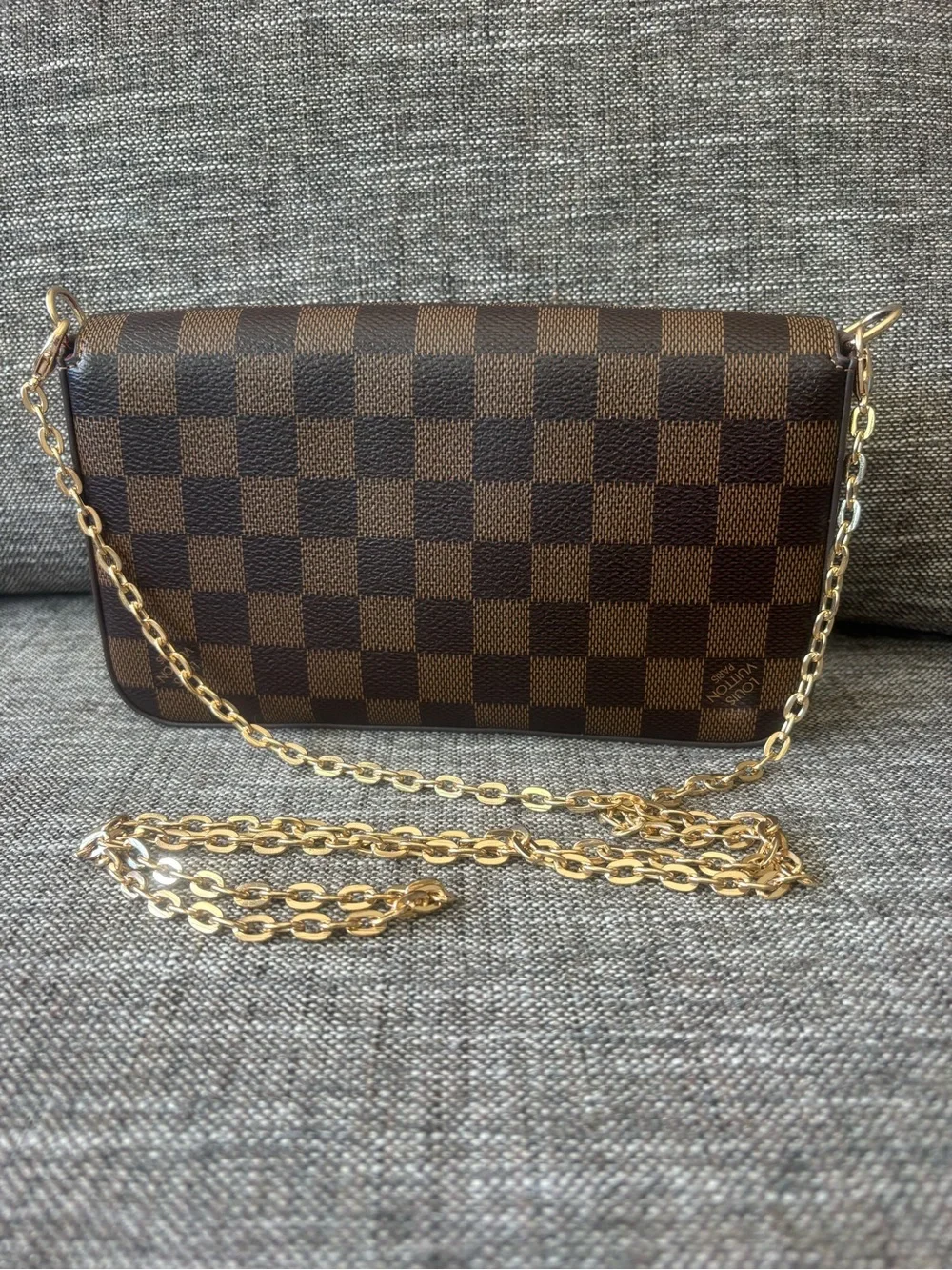 LOUIS VUITTON POCHETTE FELICIE